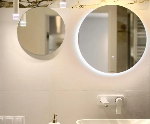 Aboutartapartments - Twin Towers *